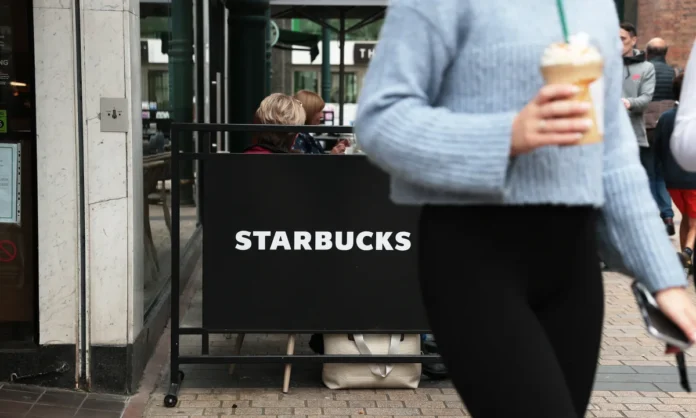 Starbucks Enforces Three-Day Office Policy: Employees Face Job Risks for Non-Compliance