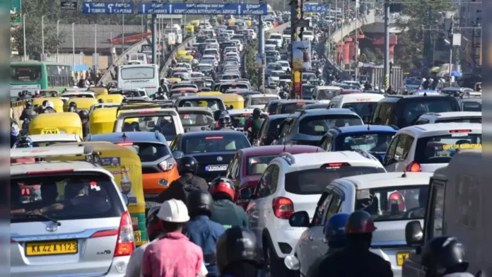 Bengaluru Losing ₹20,000 Crore Annually Due to Traffic, Claims Karnataka IT Minister Priyank Kharge: Is India's Silicon Valley in Crisis?