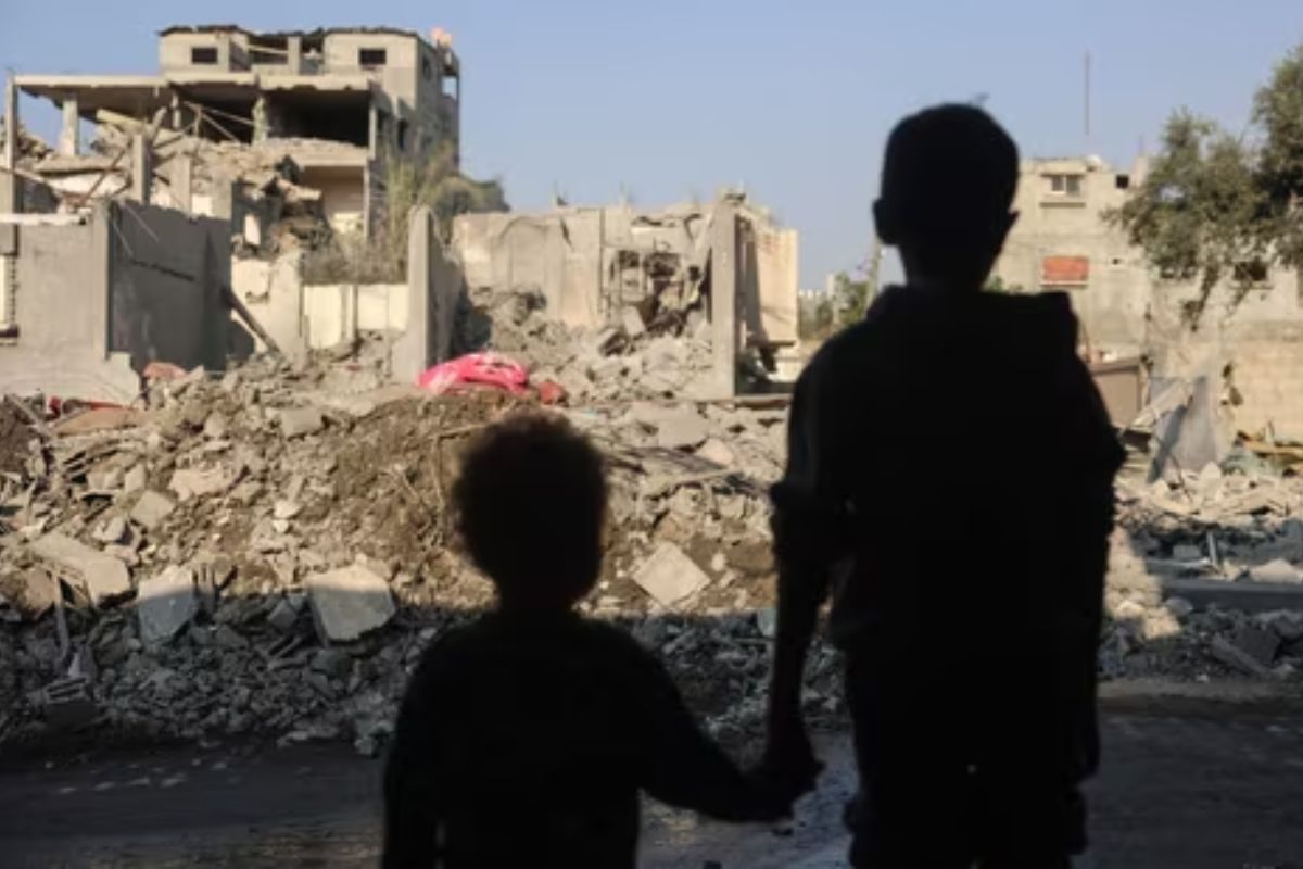 Children Gaze Upon The Devastation Caused By An Israeli Strike In The Nuseirat Refugee Camp In The Central Gaza Strip On November 7, 2024, Following The ongoing Conflict Between Israel And Palestinian Hamas Militants.