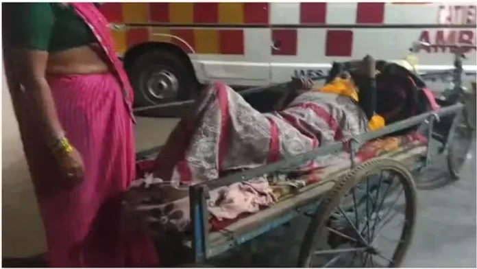 MP Woman Gives Birth On Handcart Due To Ambulance Delay; Baby Dies