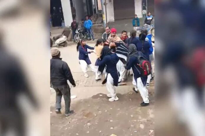 Girls Fight Over Boy In UP: Punches, Kicks, And Viral Videos